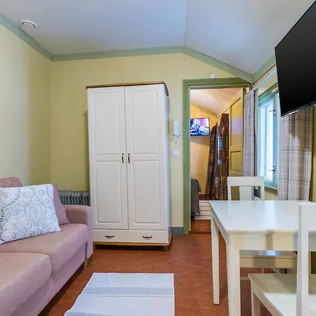 Holiday home Kartanohuoneisto Heikki By Interhome *